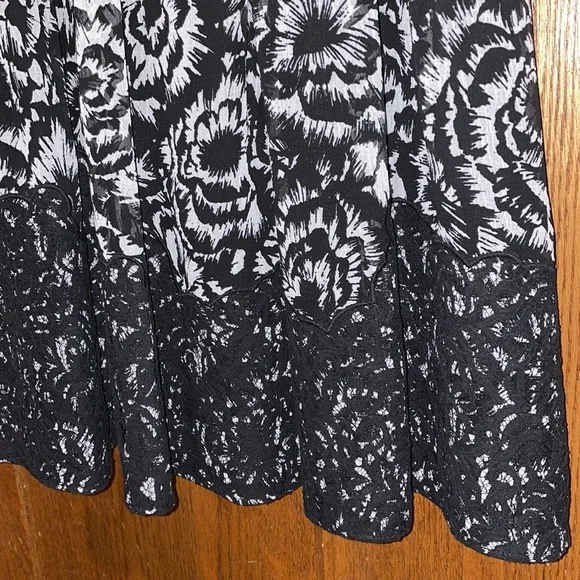 Ann Taylor Petite Black and White Floral Lace Dress - Picture 6 of 10